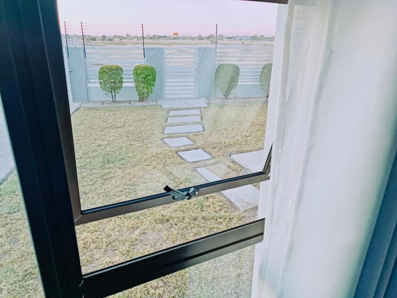 Hotel Northern Oasis Oshakati Esterno foto